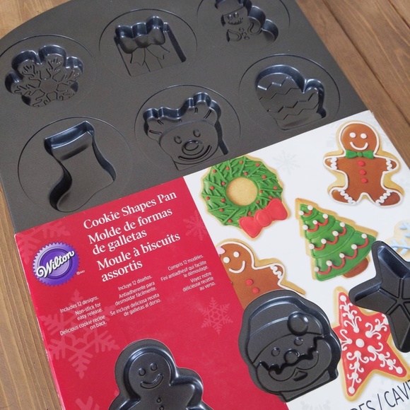 Wilton Christmas Cookie Shapes Pan - Picture 2 of 4